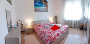 Ampio APPARTAMENTO VICINO AL CENTRO DI TREVISO, PARCHEGGIO GRATUITO Treviso